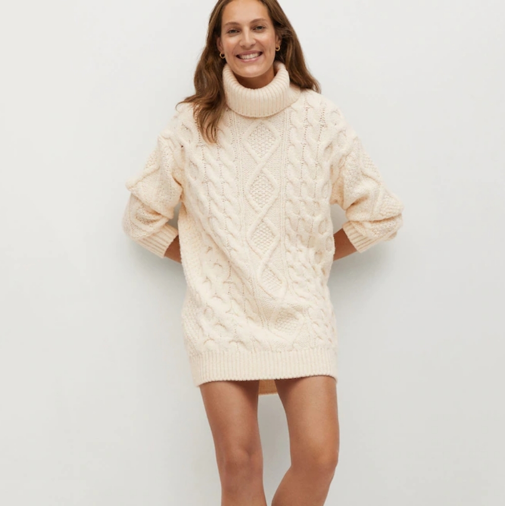 MANGO | Sweater Dress | Cable Knit Cream | Blogger Favorite